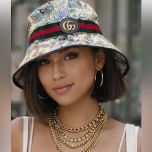Multi color bucket hat